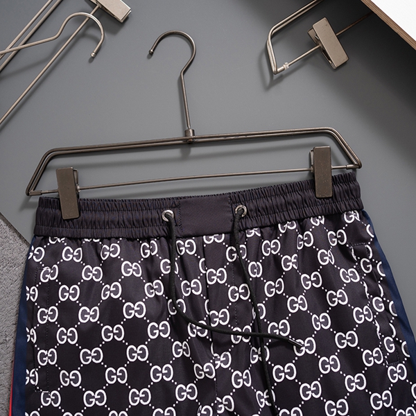 ブランドハーフパンツ側面デザイン